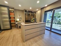Shrewsbury Road (D11), Terrace #588579311